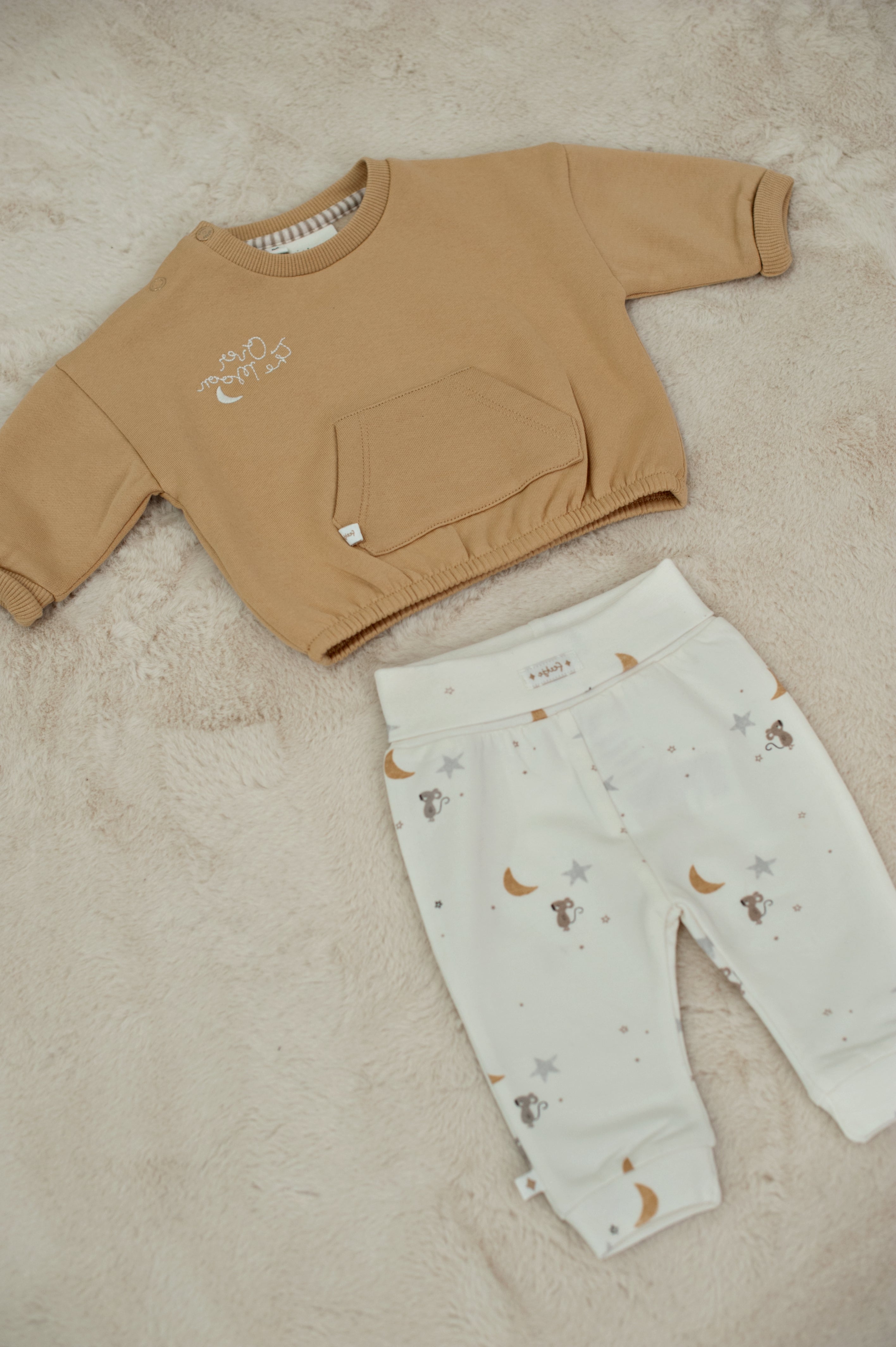 Feetje | Oversized Sweater - Over the Moon for You