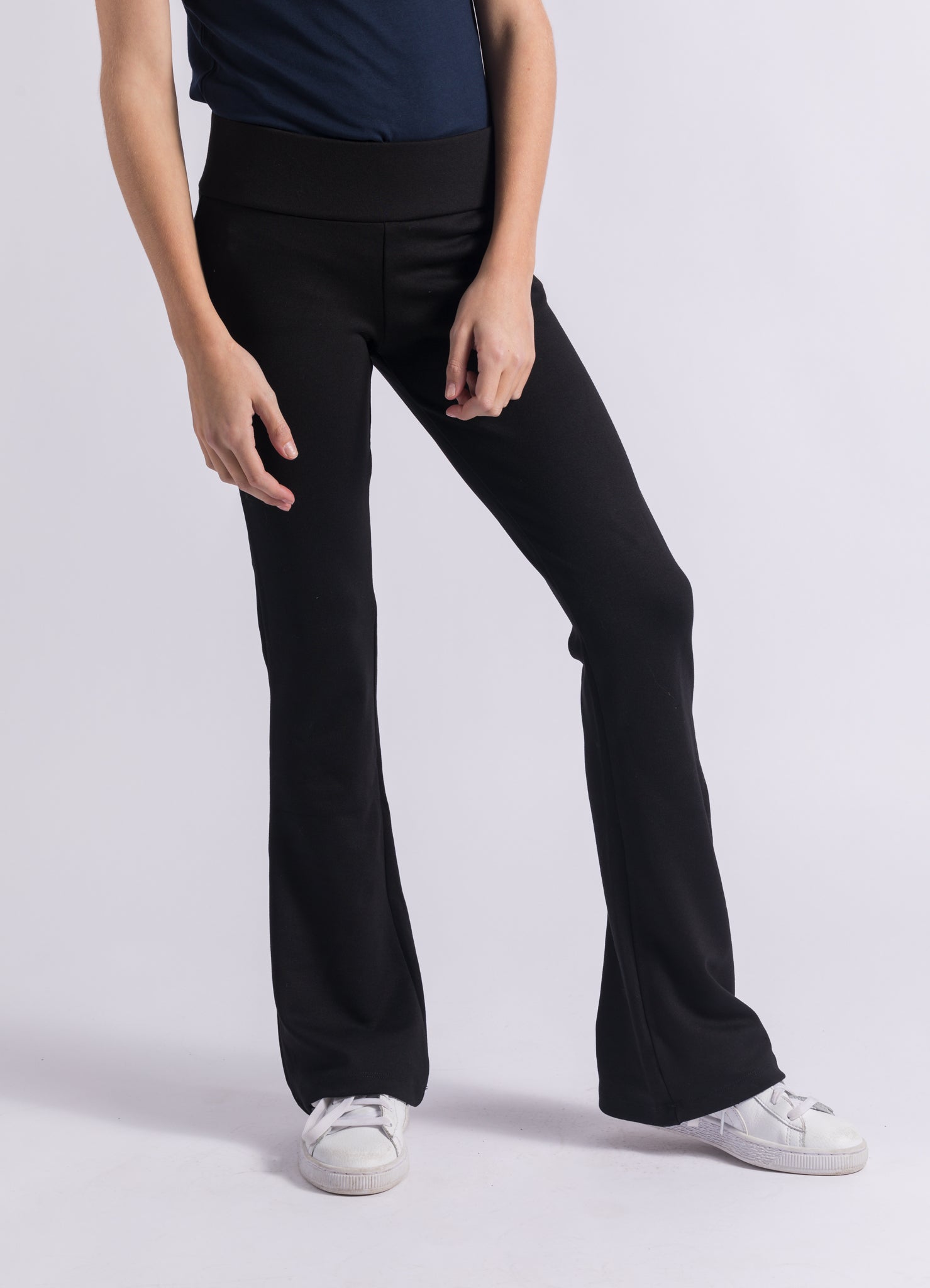 The New | Hose im Yoga-Stil